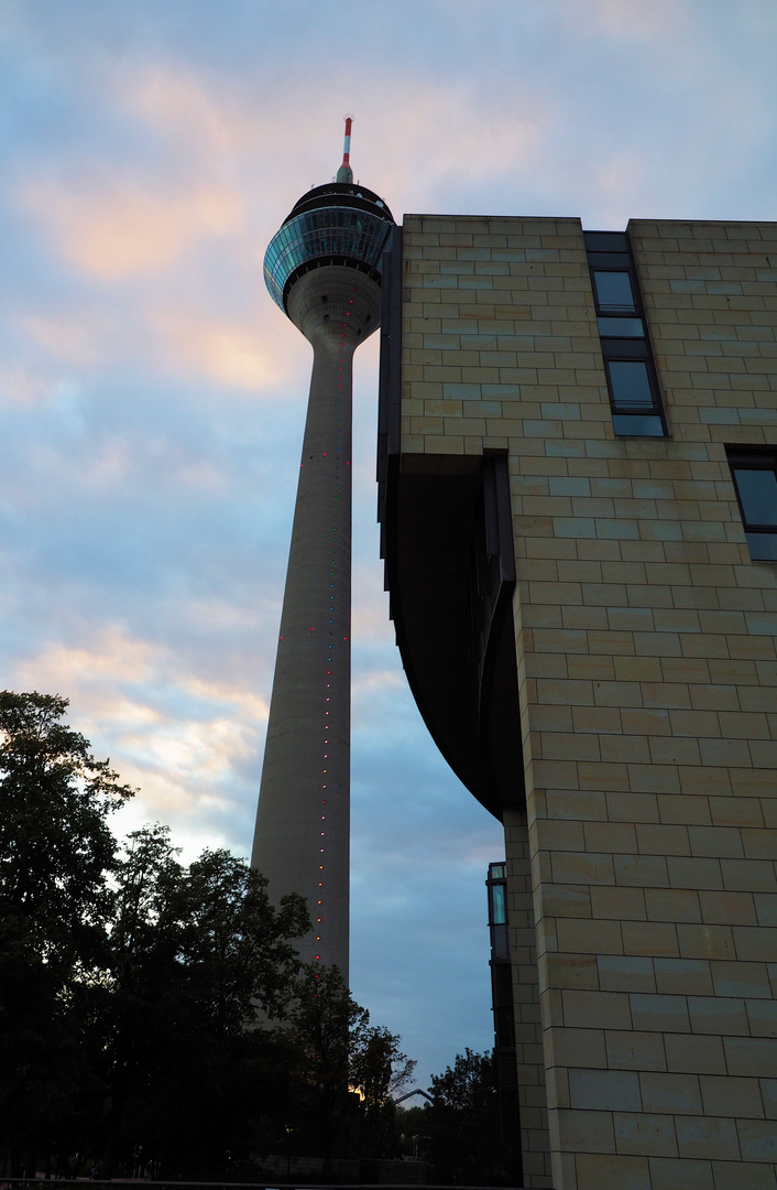 der Rheinturm belauscht den Landtag ...