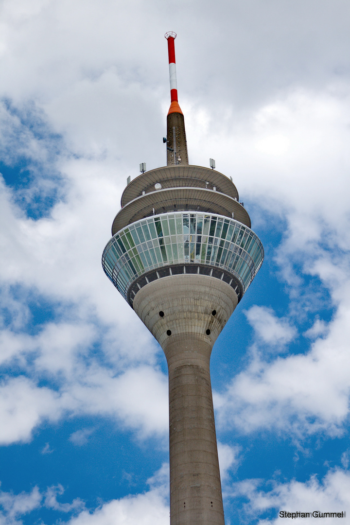 Der Rheinturm in Düsseldorf