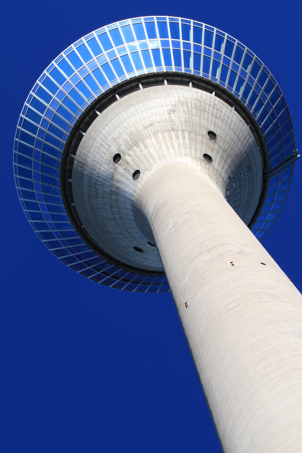 Der Rheinturm in Düsseldorf