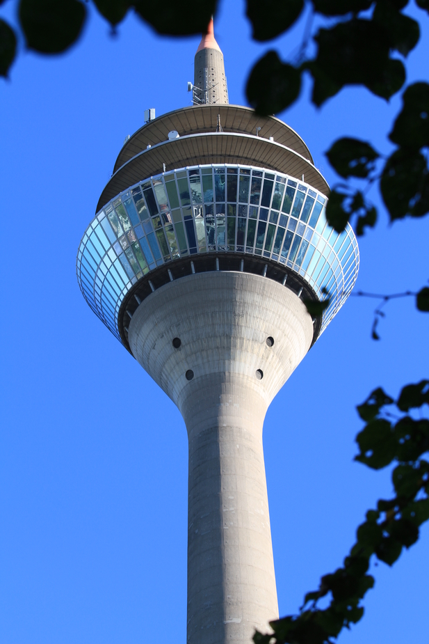 Der Rheinturm in Düsseldorf