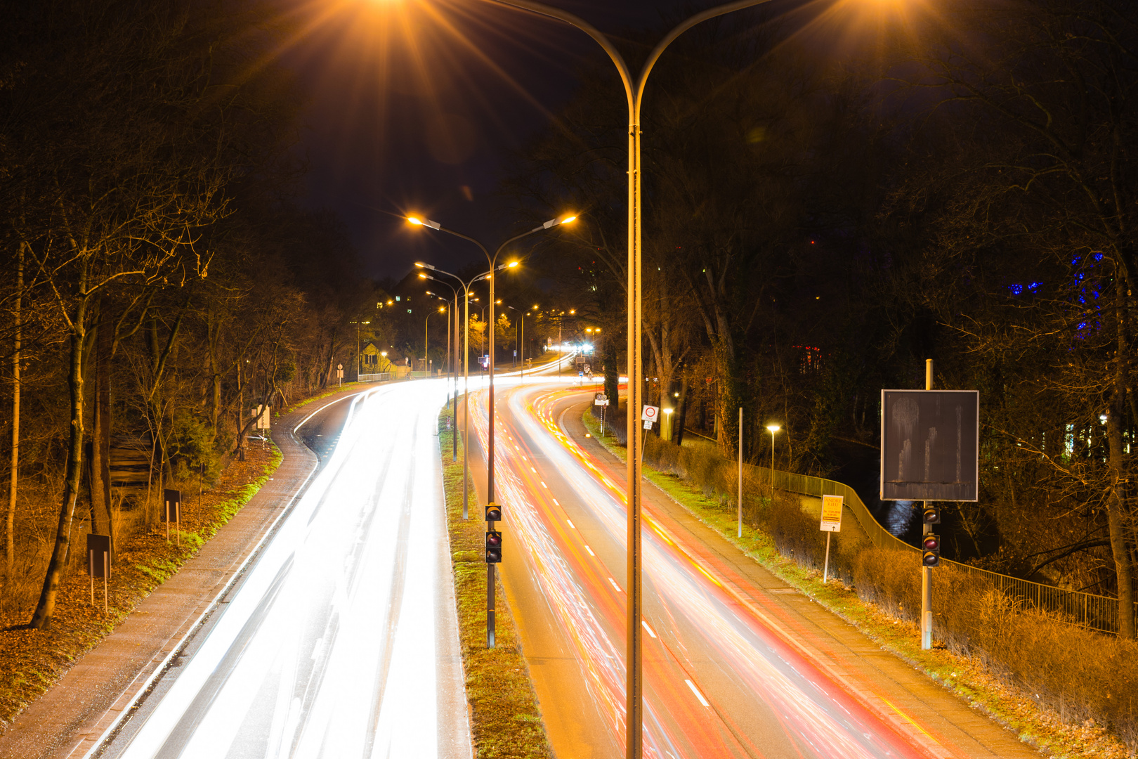 Der Ring bei Nacht