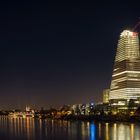 Der "Roche Tower" bei Nacht ...