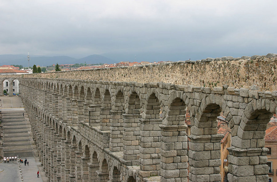 Der römische Aquädukt von Segovia, Spanien