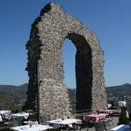 Der Rolandsbogen ist der Rest der Burg Rolandseck