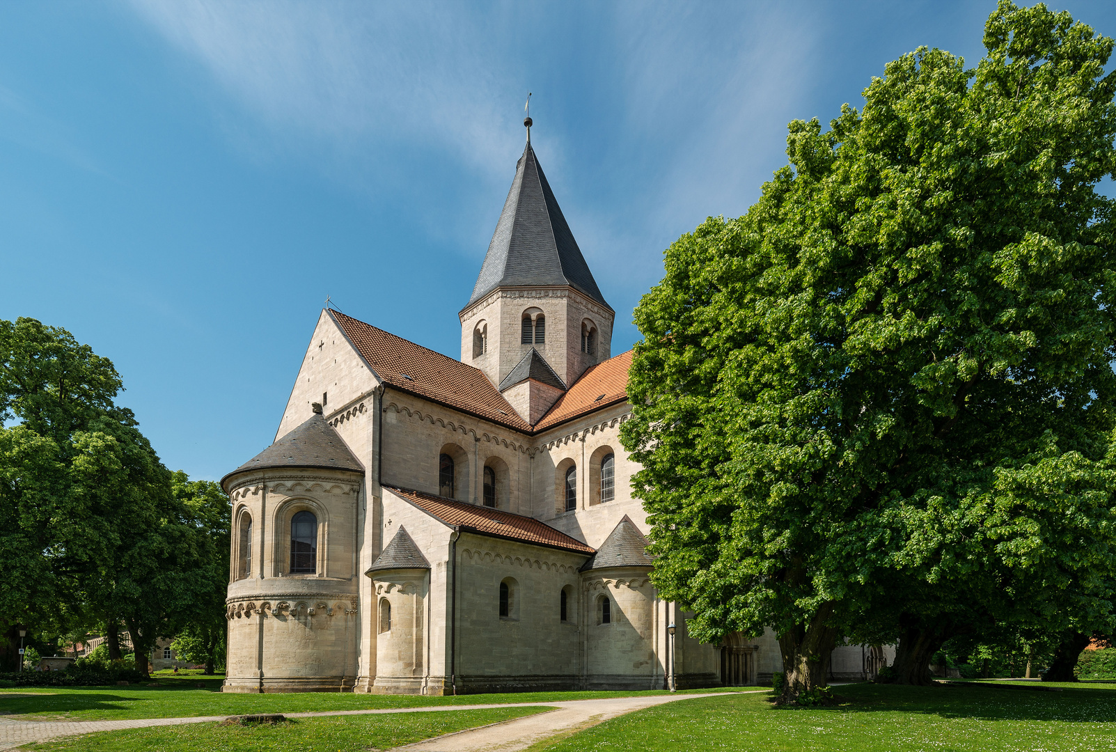 Der romanische Kaiserdom in Königslutter am Elm.