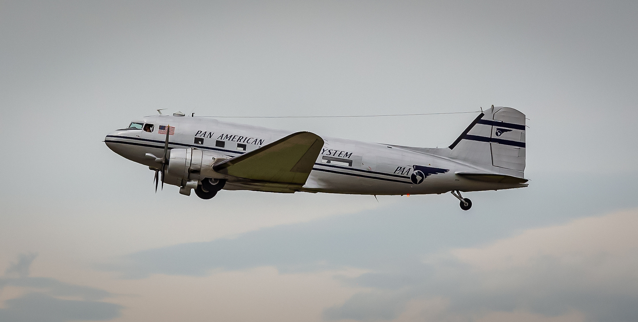 Der Rosinenbomber " Pan American Airways System " ...