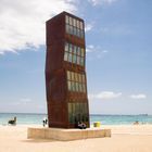 Der rostende Turm am Strand von Barcelona