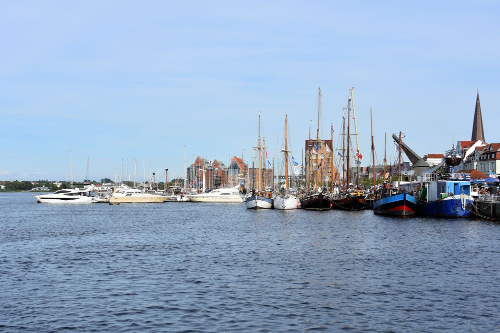 Der Rostocker Stadthafen zur Hanse Sail 2017