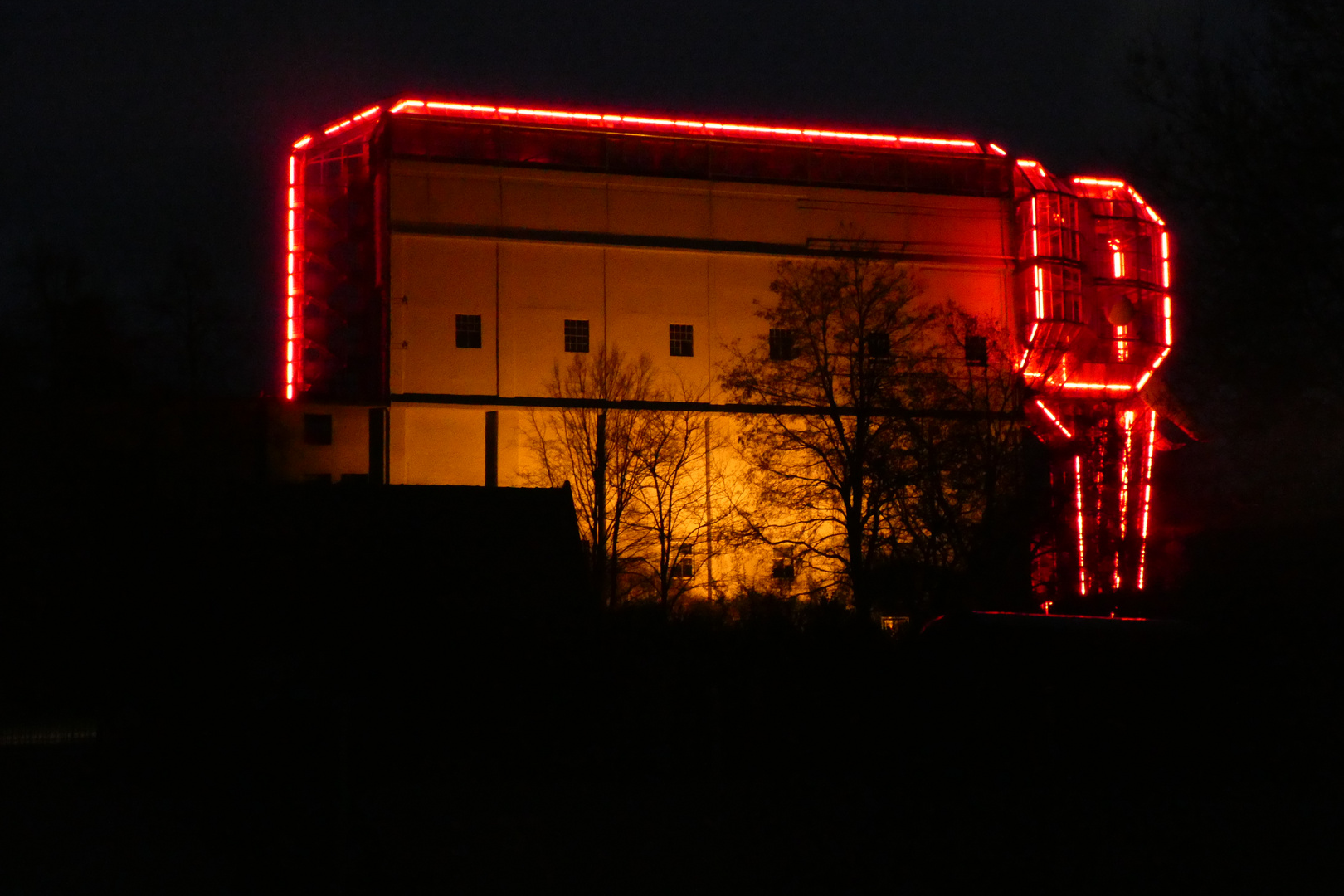 Der Rote Elefant vor unserer Haustür