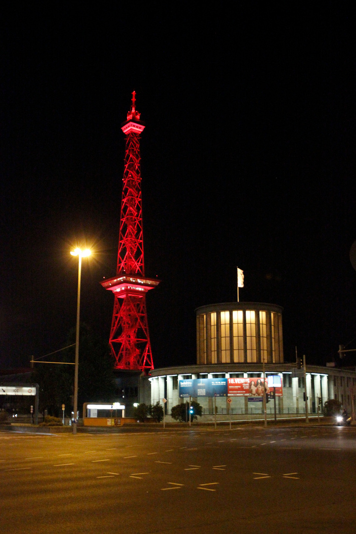 Der rote Funkturm