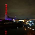 Der rote Turm am Hafengebiet: Wahrzeichen oder Warnzeichen?