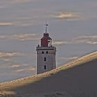 der Rubjerg Knude Fyr ragt noch immer über der mächtigen Sanddüne in die Höhe 