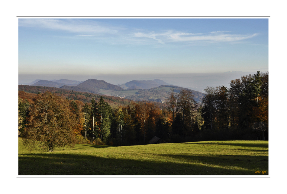 - Der Säntis rechts am Horizont -