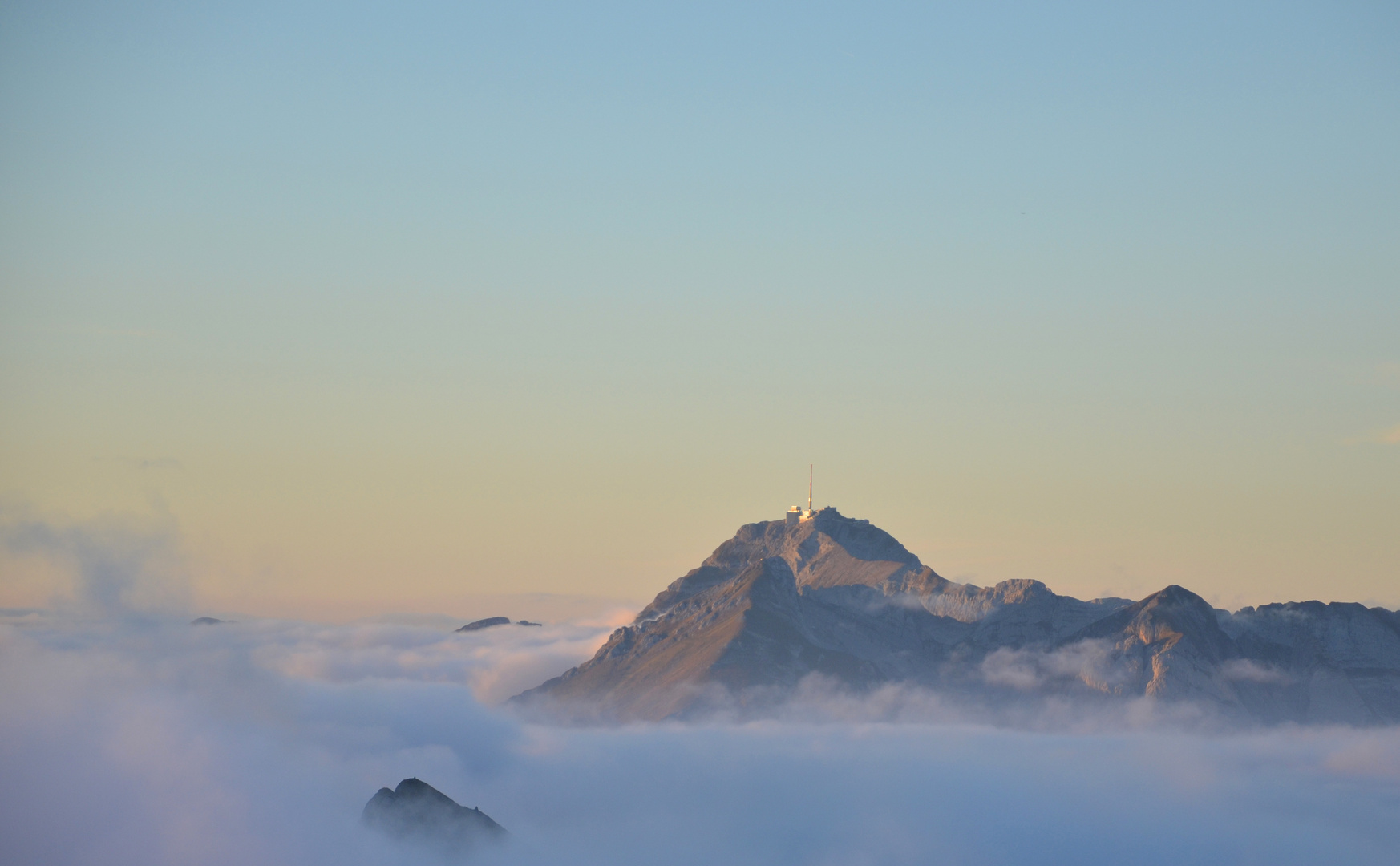 Der Säntis umgeben vom Nebelmeer