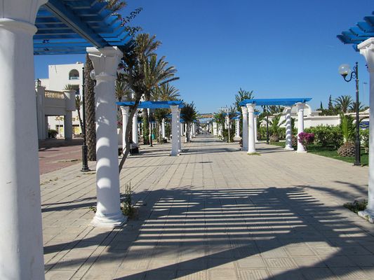 der säulengang zum wasser