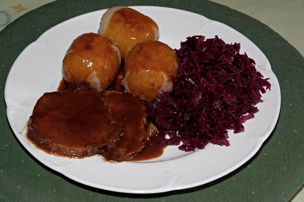 Der Sauerbraten war gar nicht so sauer, ....