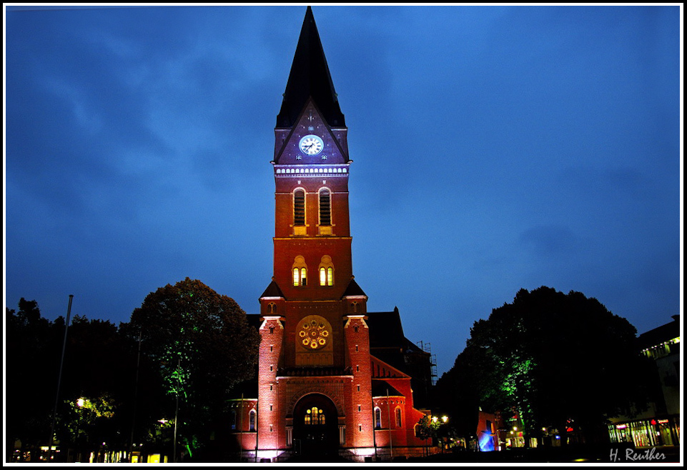 Der Sauerländer Dom im illuminierten Licht.