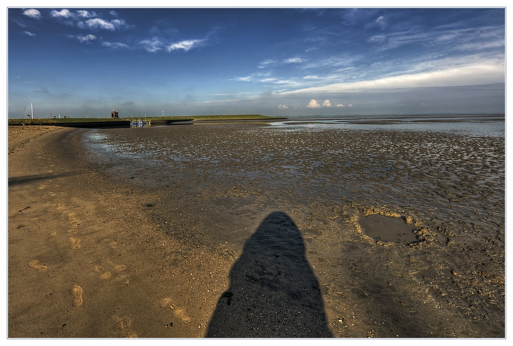 Der Schattenmann;-) oder Kunst am Strand