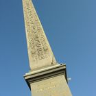 Der schiefe Obelisk von Paris
