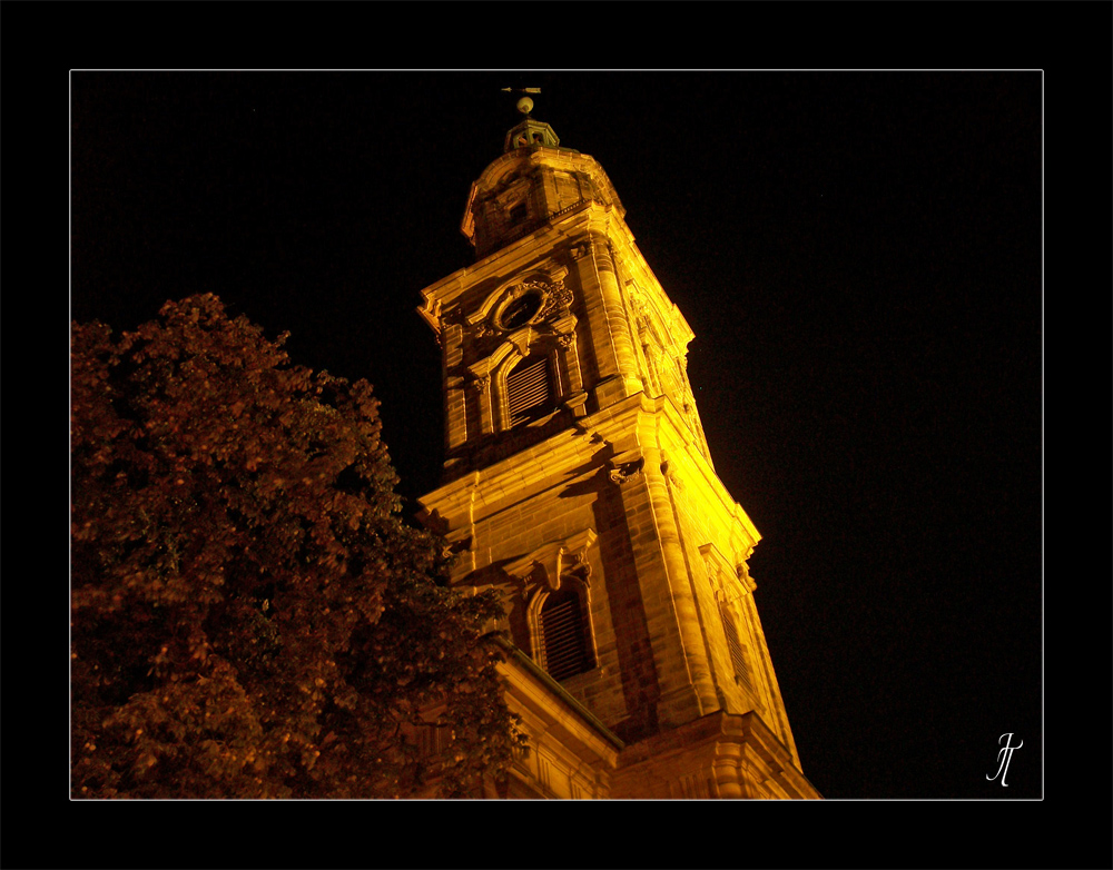 Der schiefe Turm der Neustädter Kirche