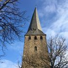 der schiefe Turm der St. Georg Kirche