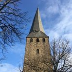 der schiefe Turm der St. Georg Kirche