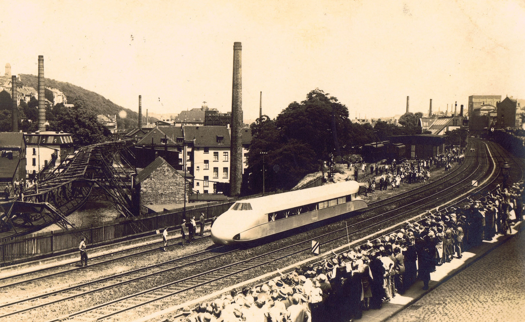 Der "Schienen-Zeppelin" in Wuppertal