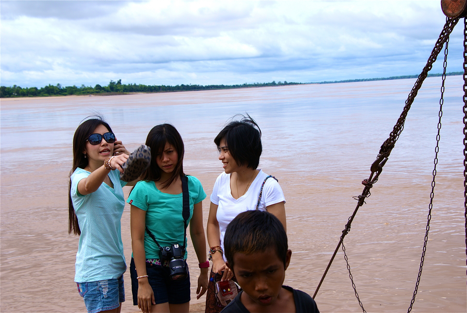 der schiffsjunge und die thai mädchen, südlaos 2010