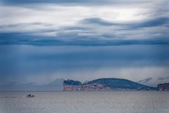 Der schlafende Riese  -   Küste vor Alghero, Sardinien