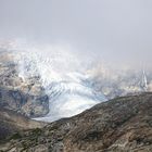 der Schlatenkees taucht aus dem Nebel auf