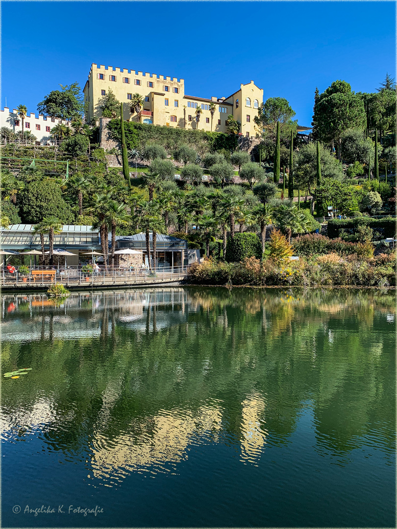 der Schloss - Spiegel