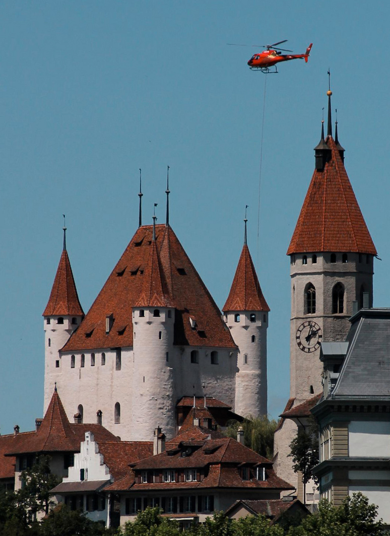 Der Schlossherr zieht um Schloss Thun Schweiz