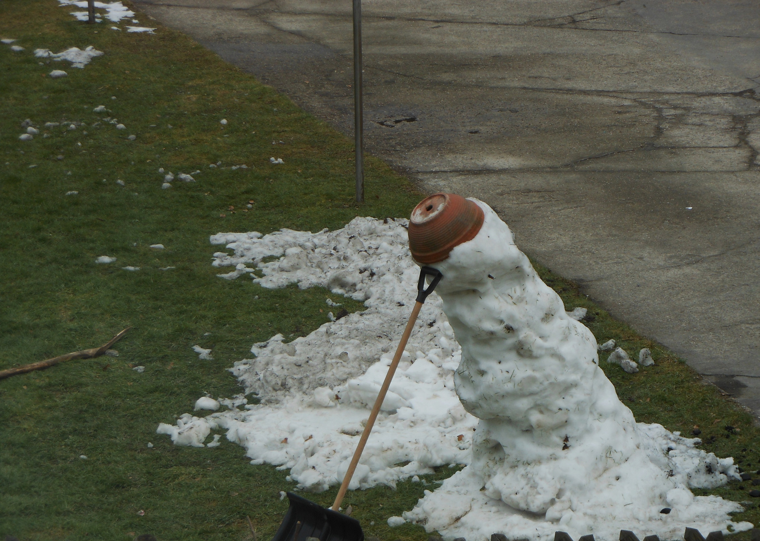 der schneemann lebt von der stütze