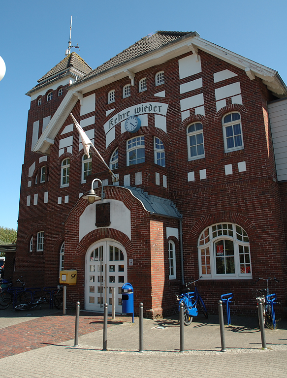 Der schöne alte Bahnhof in Wangerooge. "Kehre wieder"-Ja, gerne.