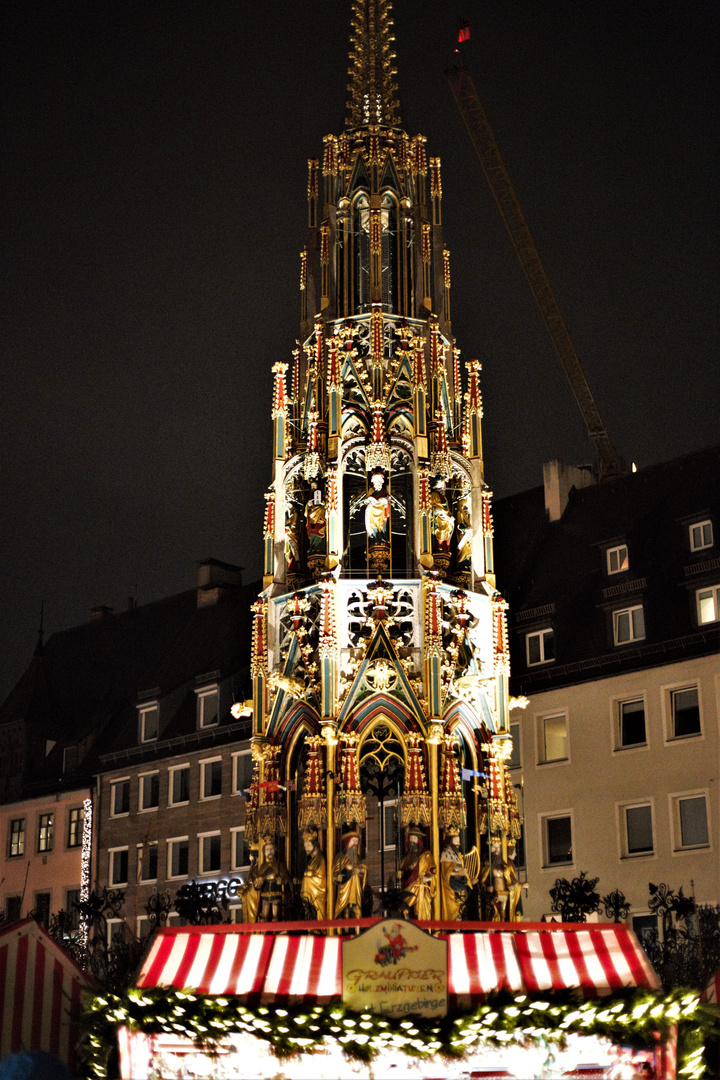 Der Schöne Brunnen am Christkindlesmarkt