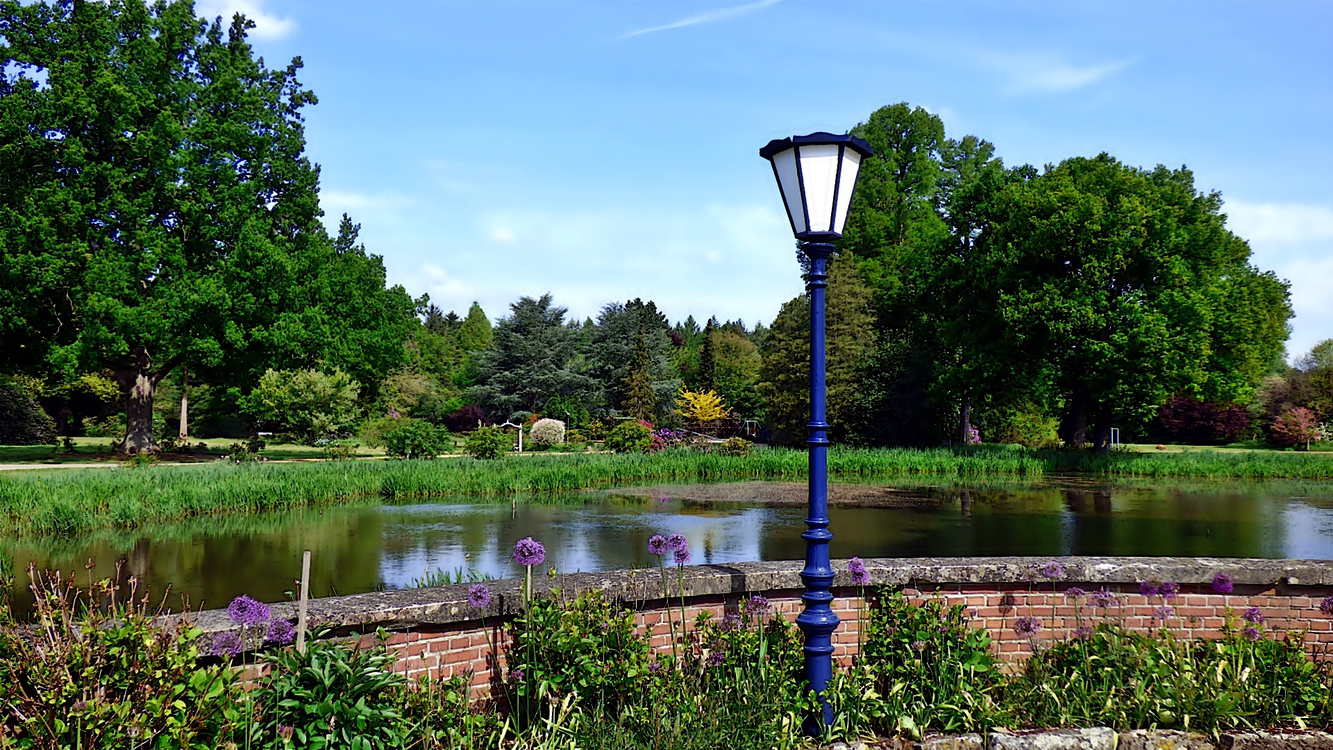 Der schöne Schloßpark . . .