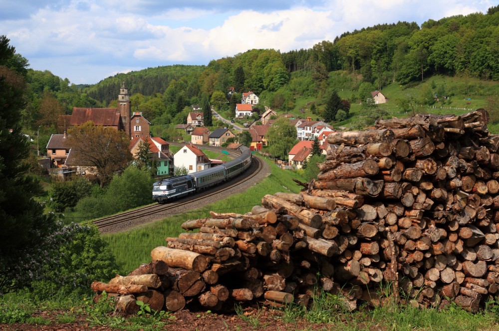Der schönste Holzhaufen in Frohmuhl Foto & Bild eisenbahn