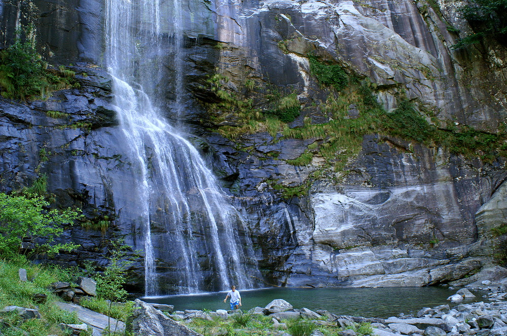 Der schönste Wasserfall im Maggiatal Ti CH