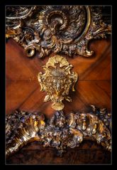der schrank mit leu-mund.