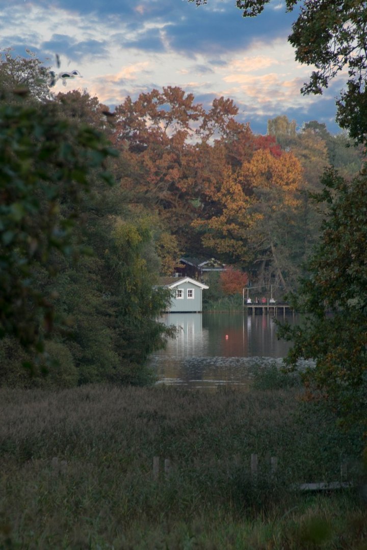 Der Schuppen am See