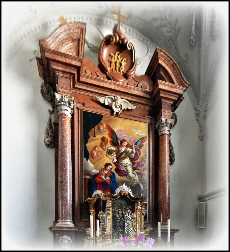 DER SCHUTZENGELALTAR IM RECHTEN QUERSCHIFF