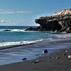 Der schwarze Strand von Ajui im Dezember