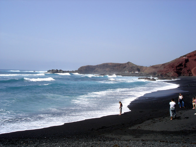 Der schwarze Strand von El Golfo