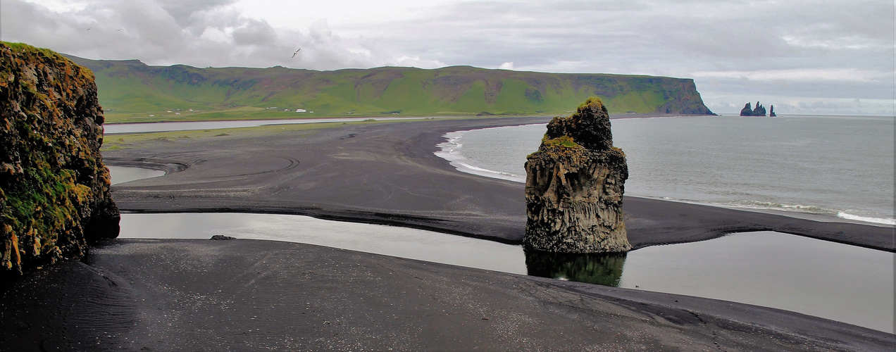 Der schwarze Strand von Reynisfjara