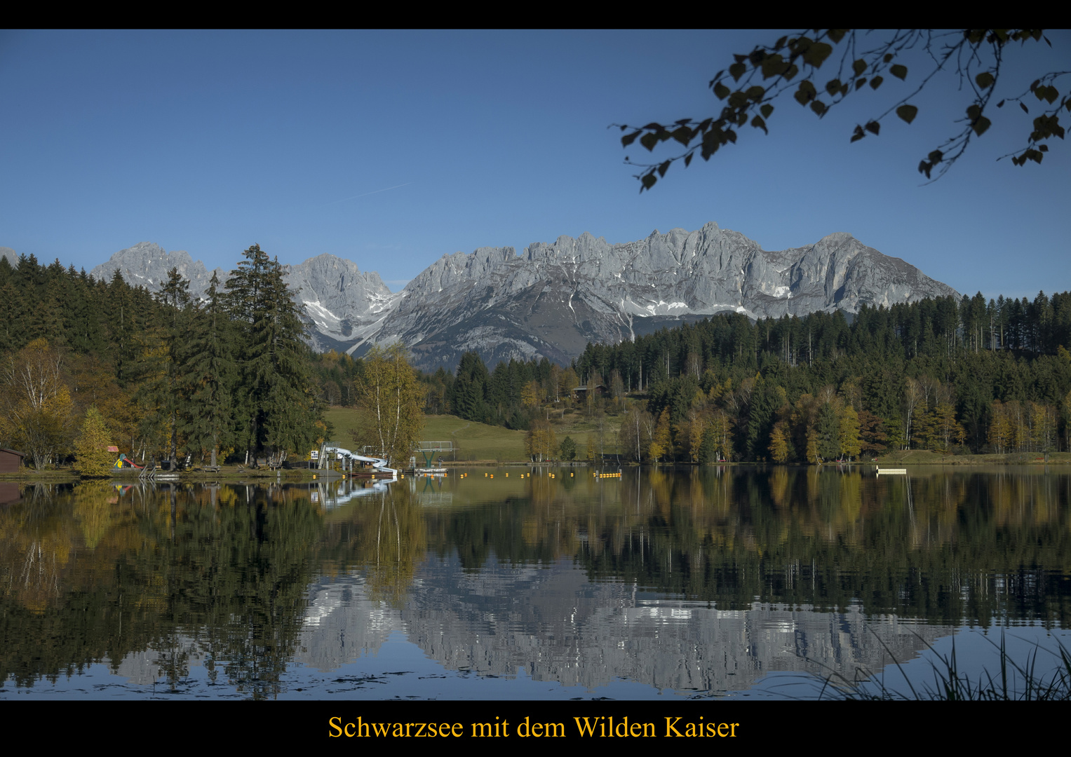 Der Schwarzsee mit dem Wilden Kaiser im Hintergrund