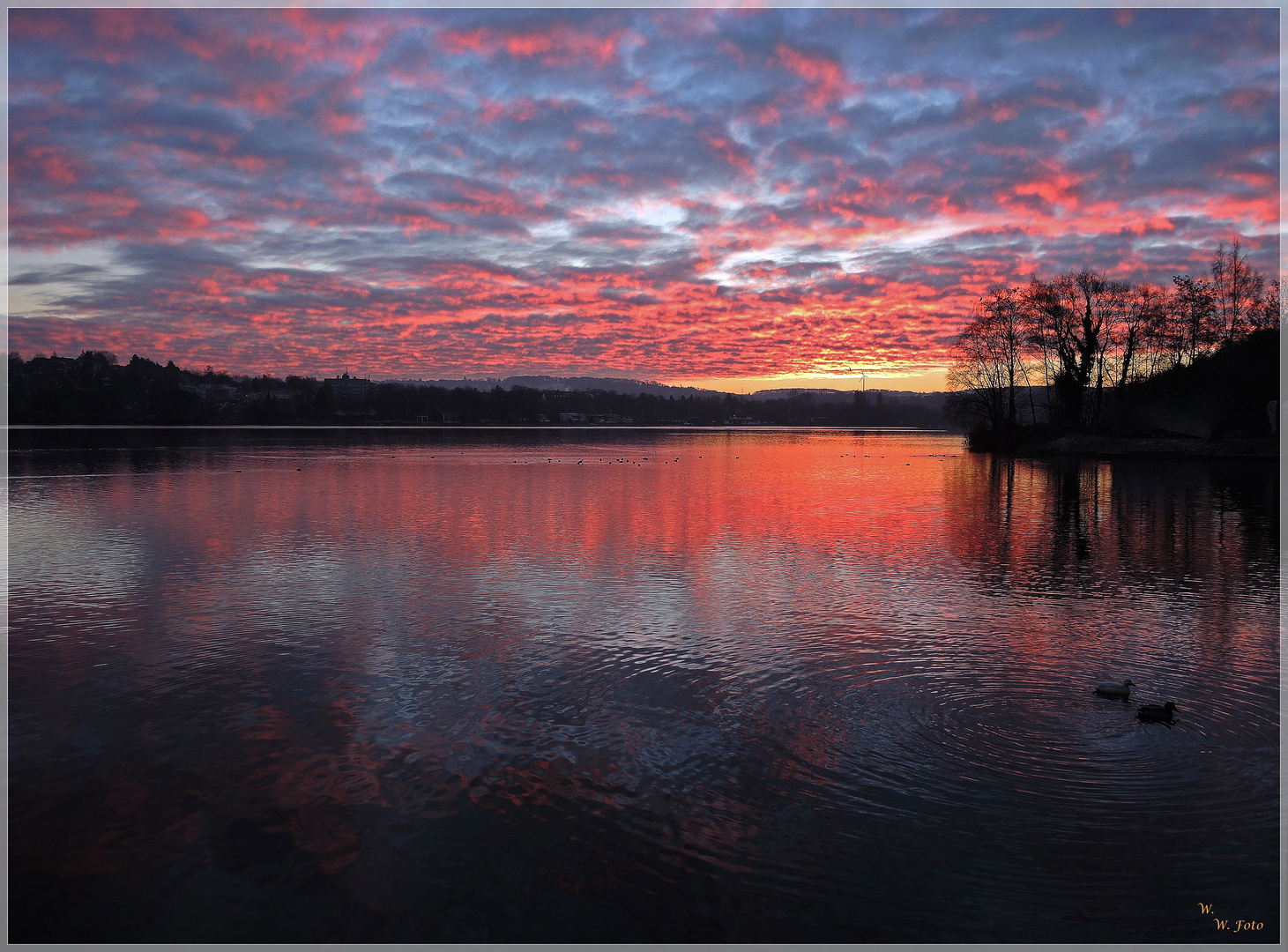 Der See brennt