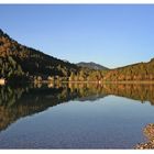 Der See im herbstlichen Sonnenlicht