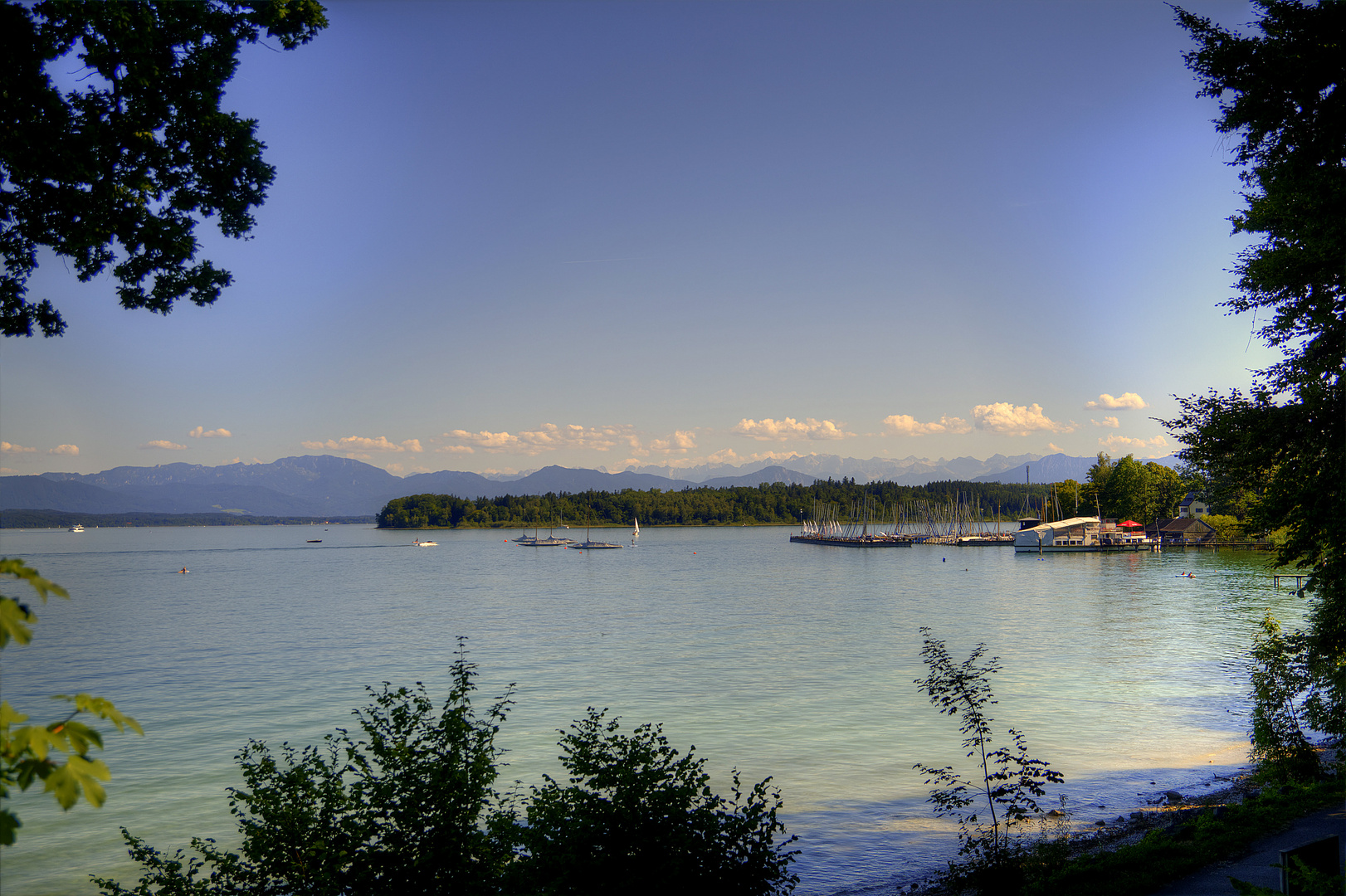 Der See und die Berge