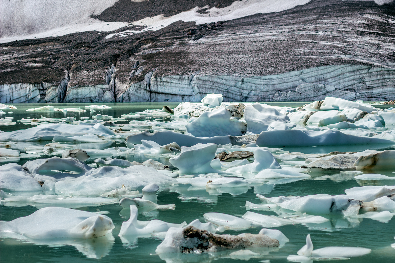 Der See unterm Gletscher