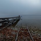 Der See versinkt im Nebel